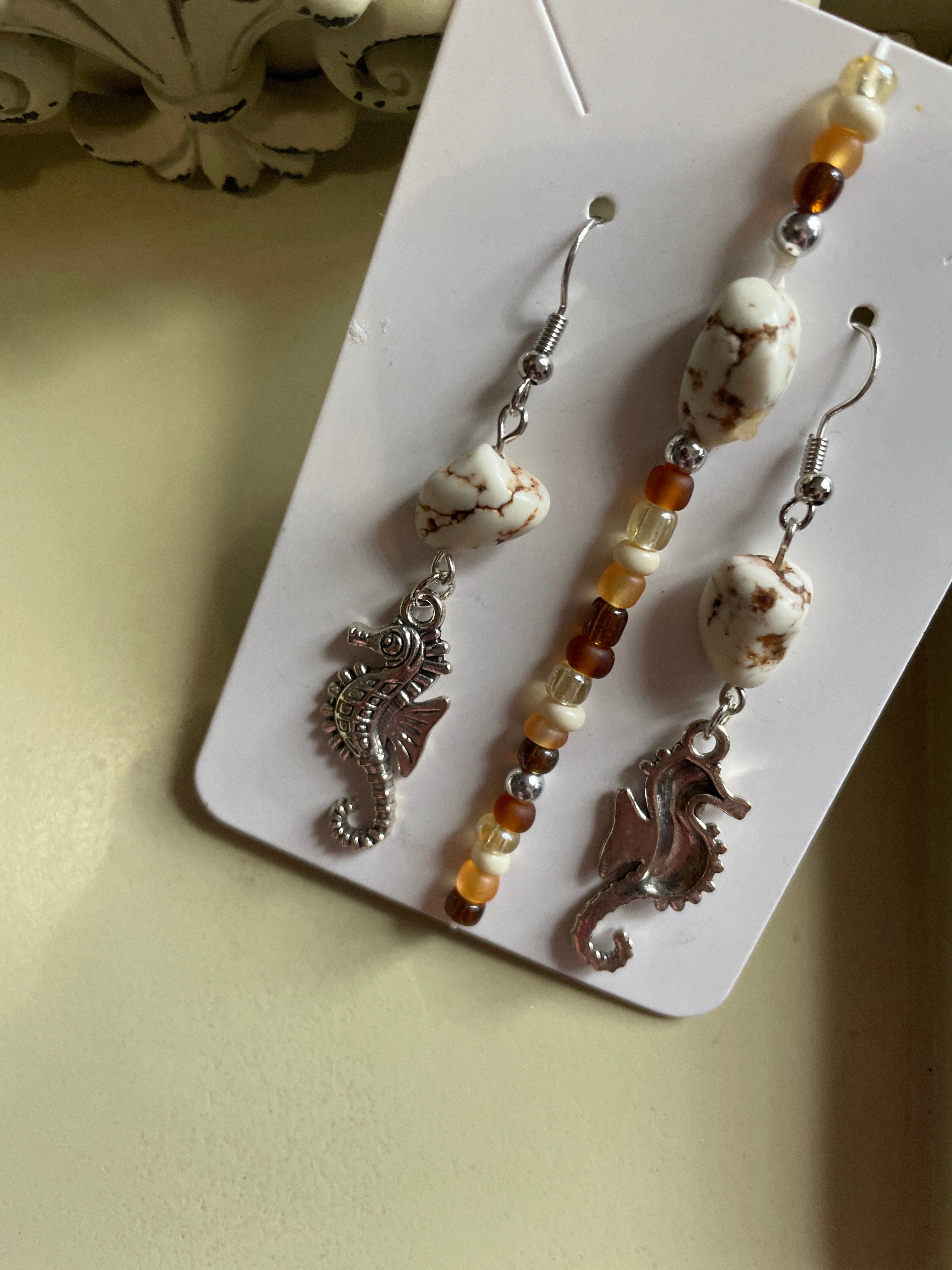 Seahorse with Magnesite Nuggets Jewelry Set