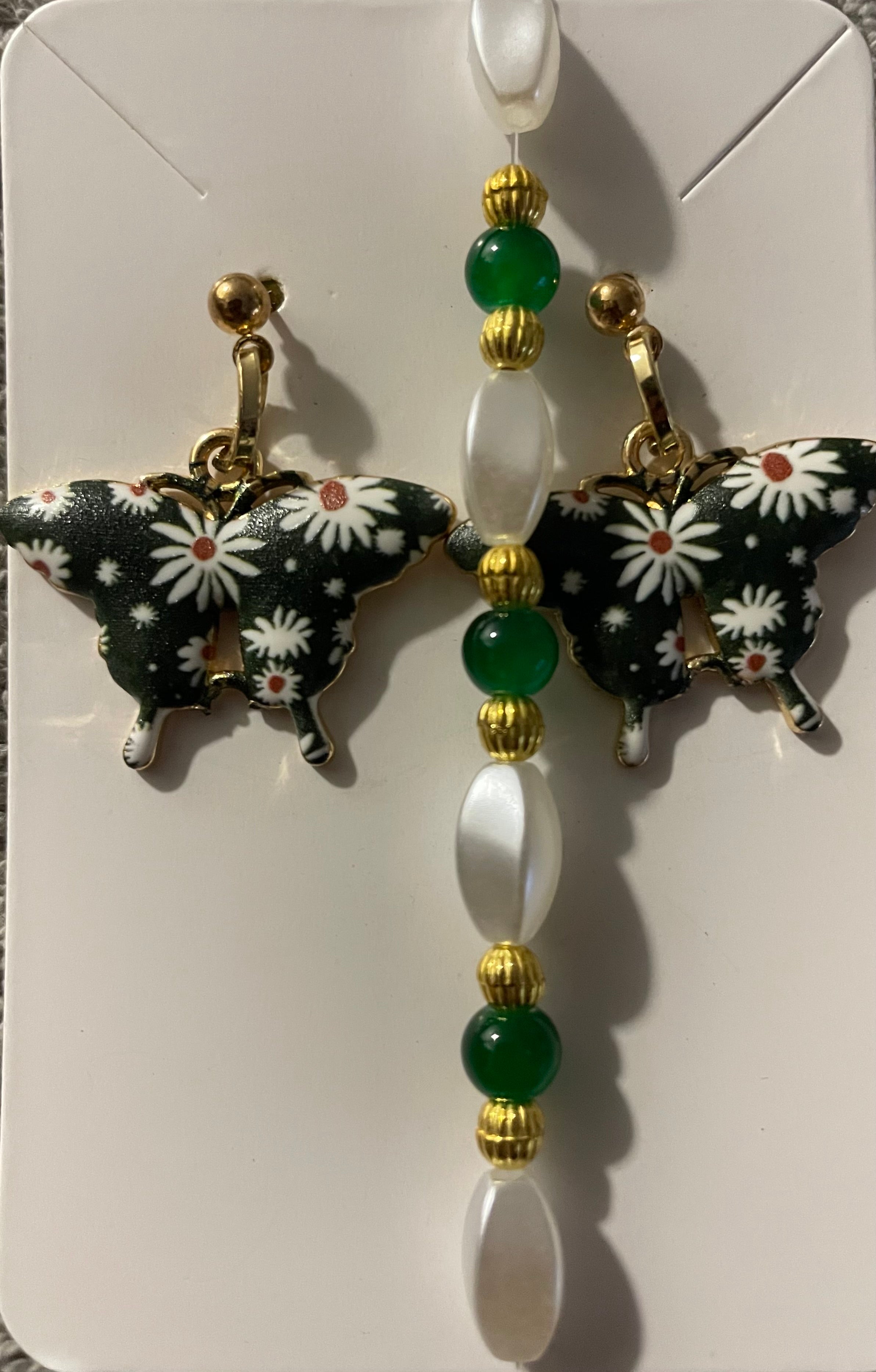 Dark Green Butterflies w/ white daisies earrings/bracelet