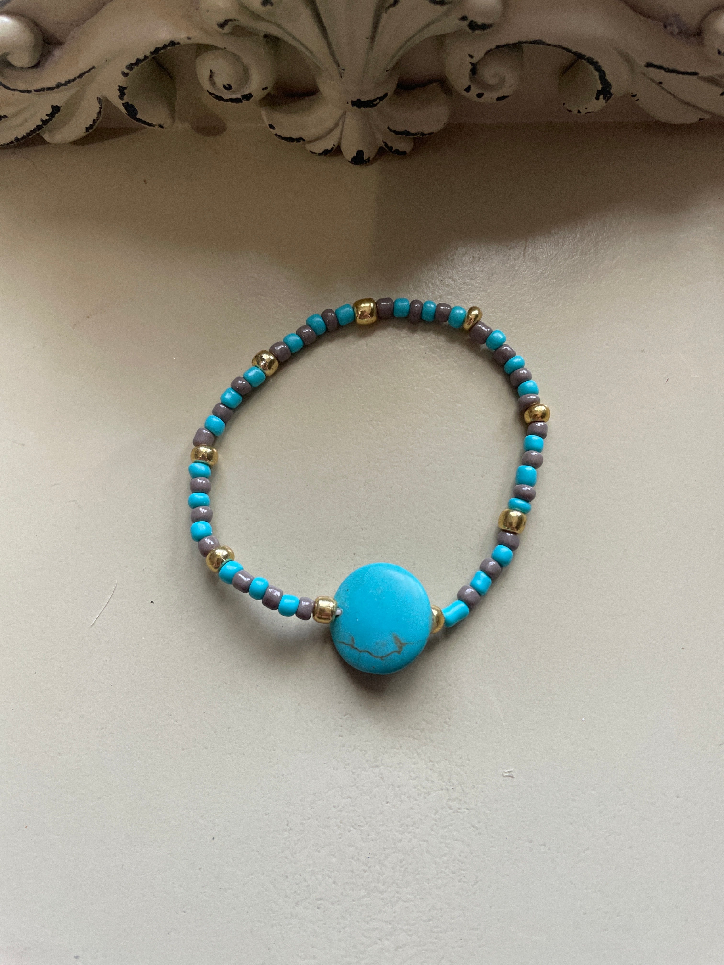Howlite Turquoise Bracelet with glass beads