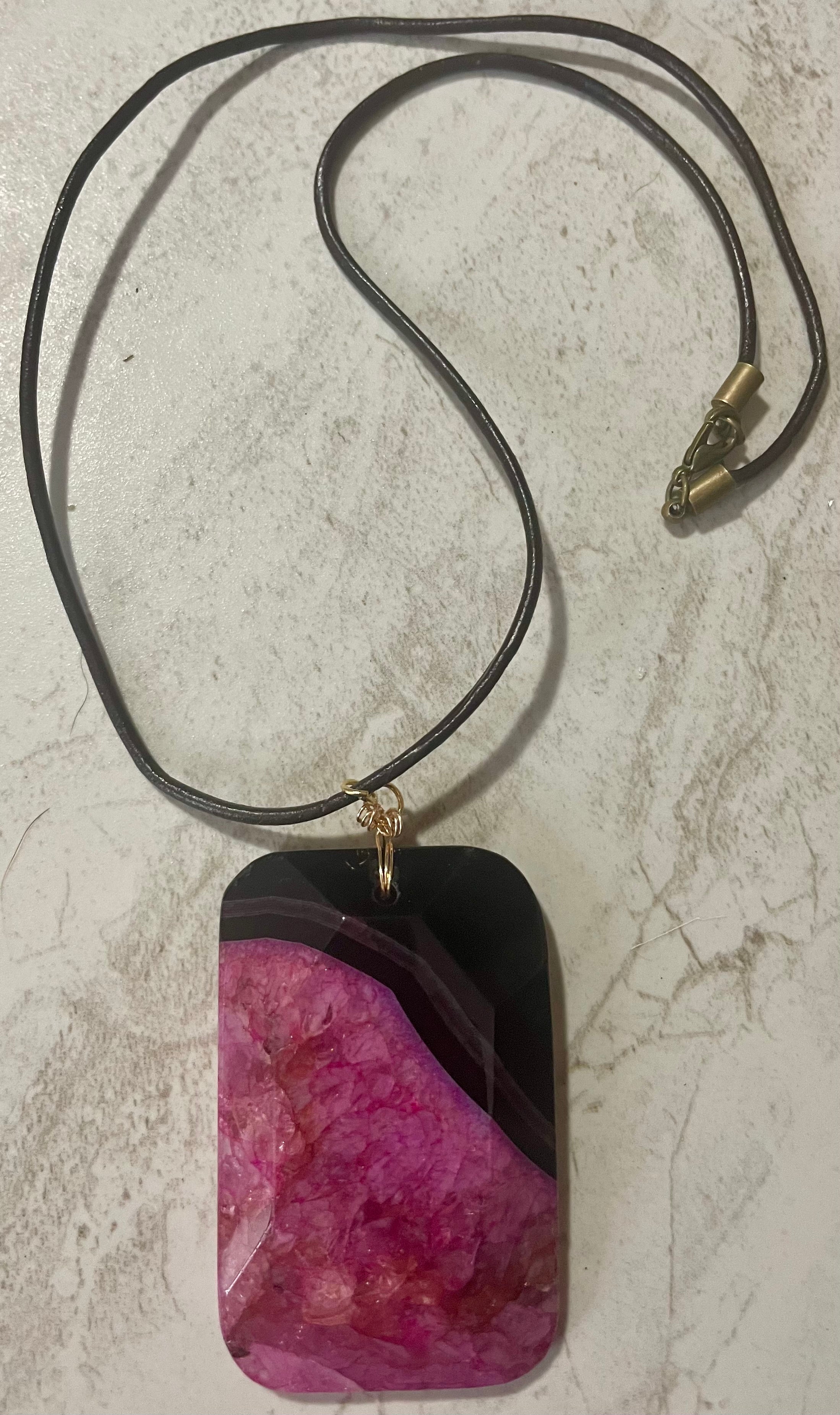 Black & Magenta Agate Pendant Necklace