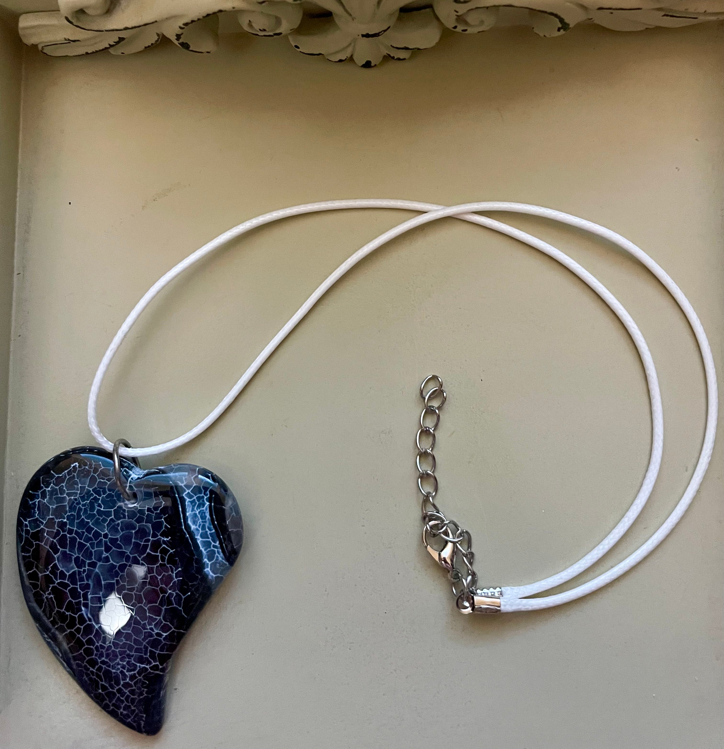Black Dragon Veins Agate Heart Pendant Necklace
