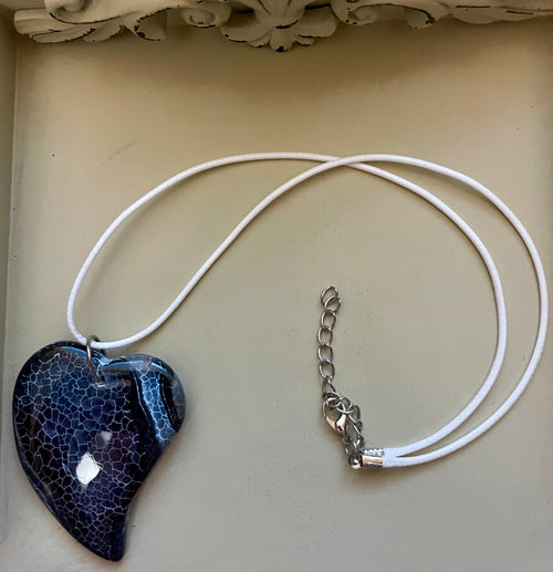 Black Dragon Veins Agate Heart Pendant Necklace