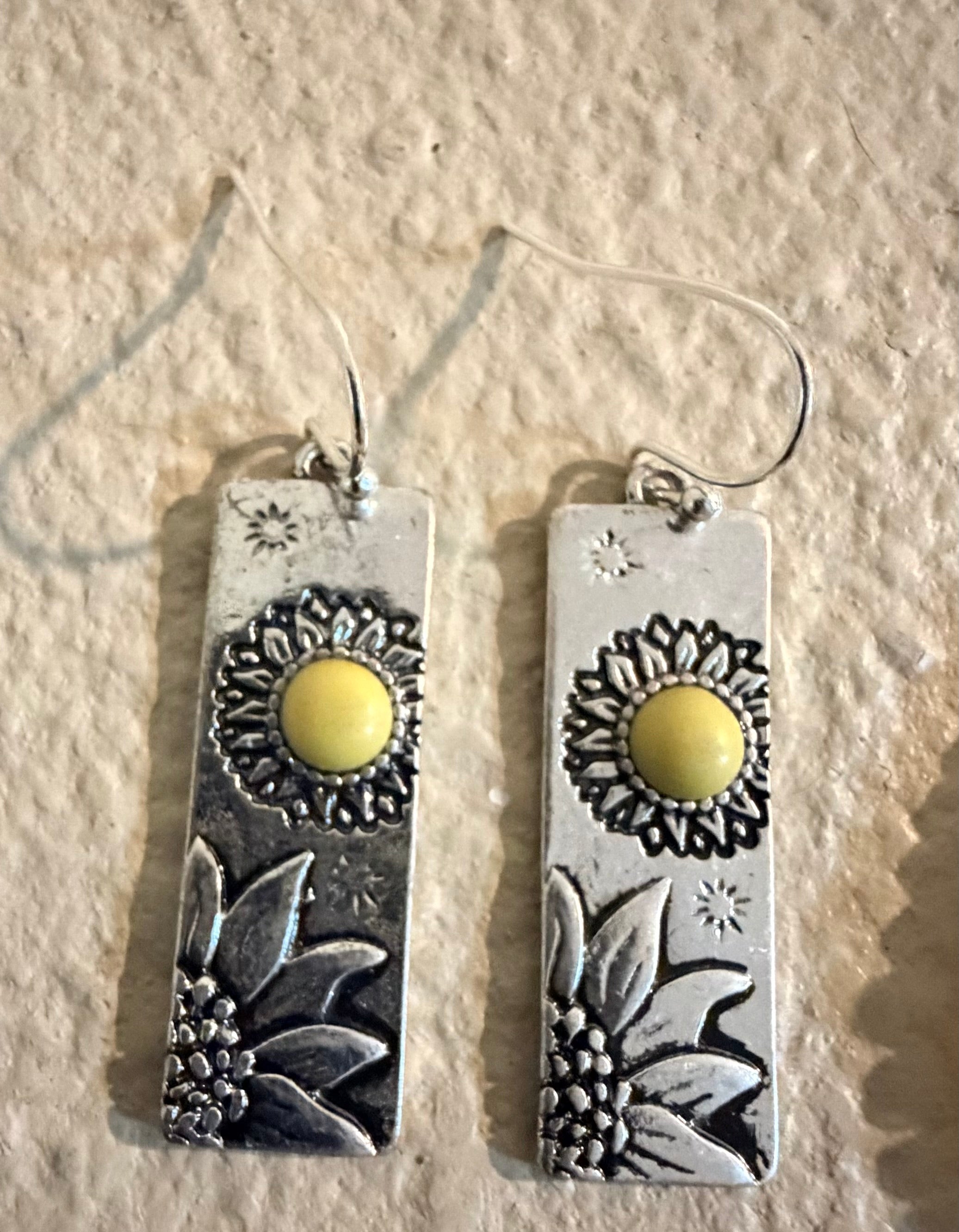 Sunflower Silver Gem  Jewelry Set – Yellow Beaded Bracelet & Floral Sunflower Silver Drop Earrings | Boho Daisy Charm Set