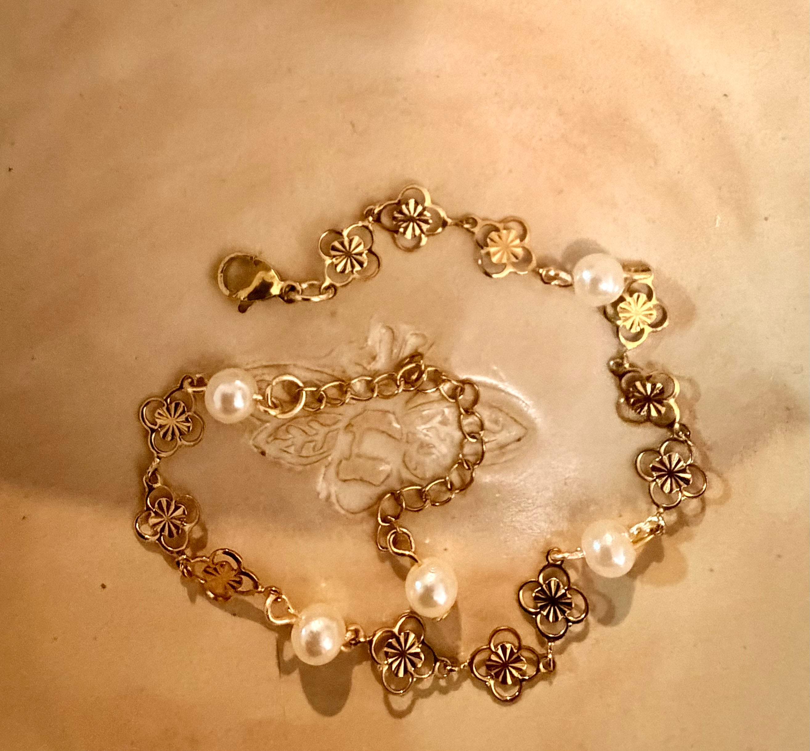 Dainty Gold Plated High Heel Pearl Ear Cuffs and Clover Flower Charm Bracelet/Anklet Set