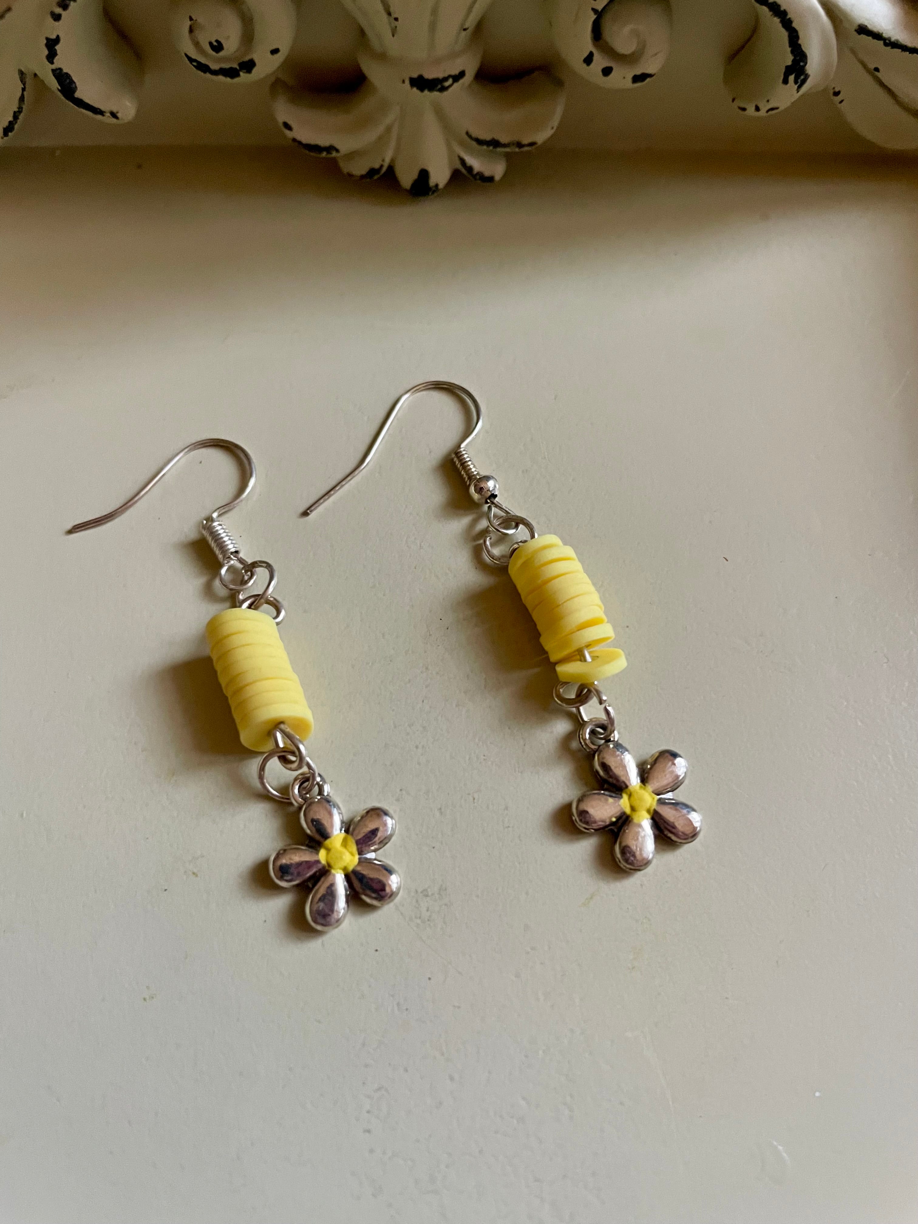 Daisy Darling Jewelry Set in Yellow