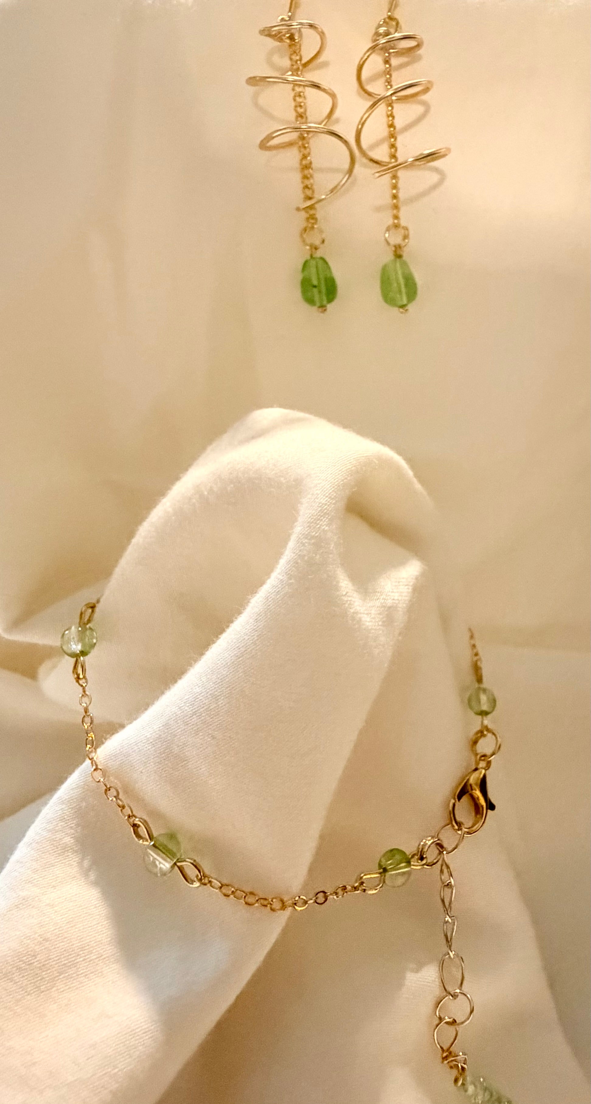 Golden Vine Peridot Crystal Spiral Jewelry Set – Dainty Nature-Green Mint Inspired Earrings & Bracelet