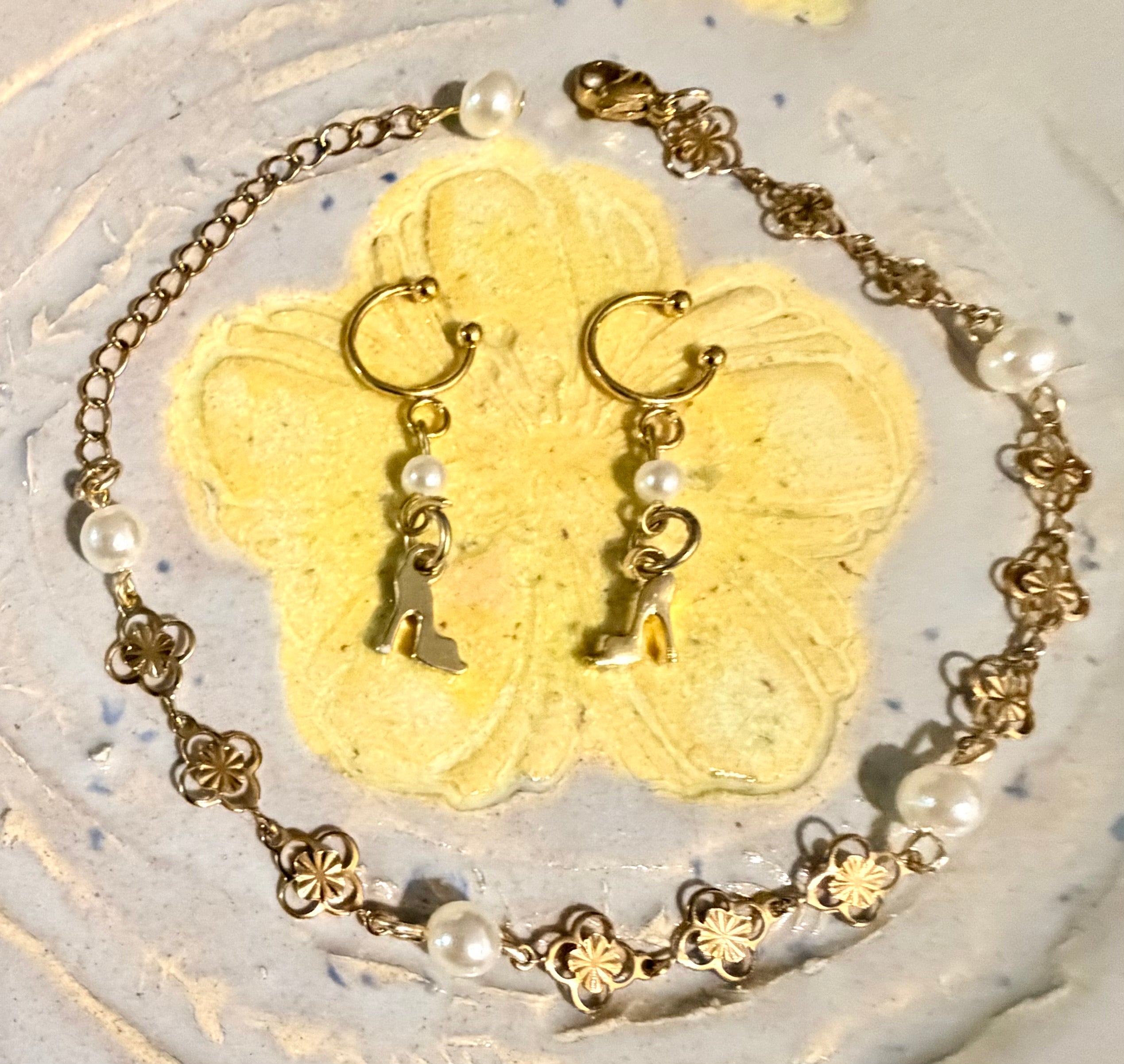 Dainty Gold Plated High Heel Pearl Ear Cuffs and Clover Flower Charm Bracelet/Anklet Set