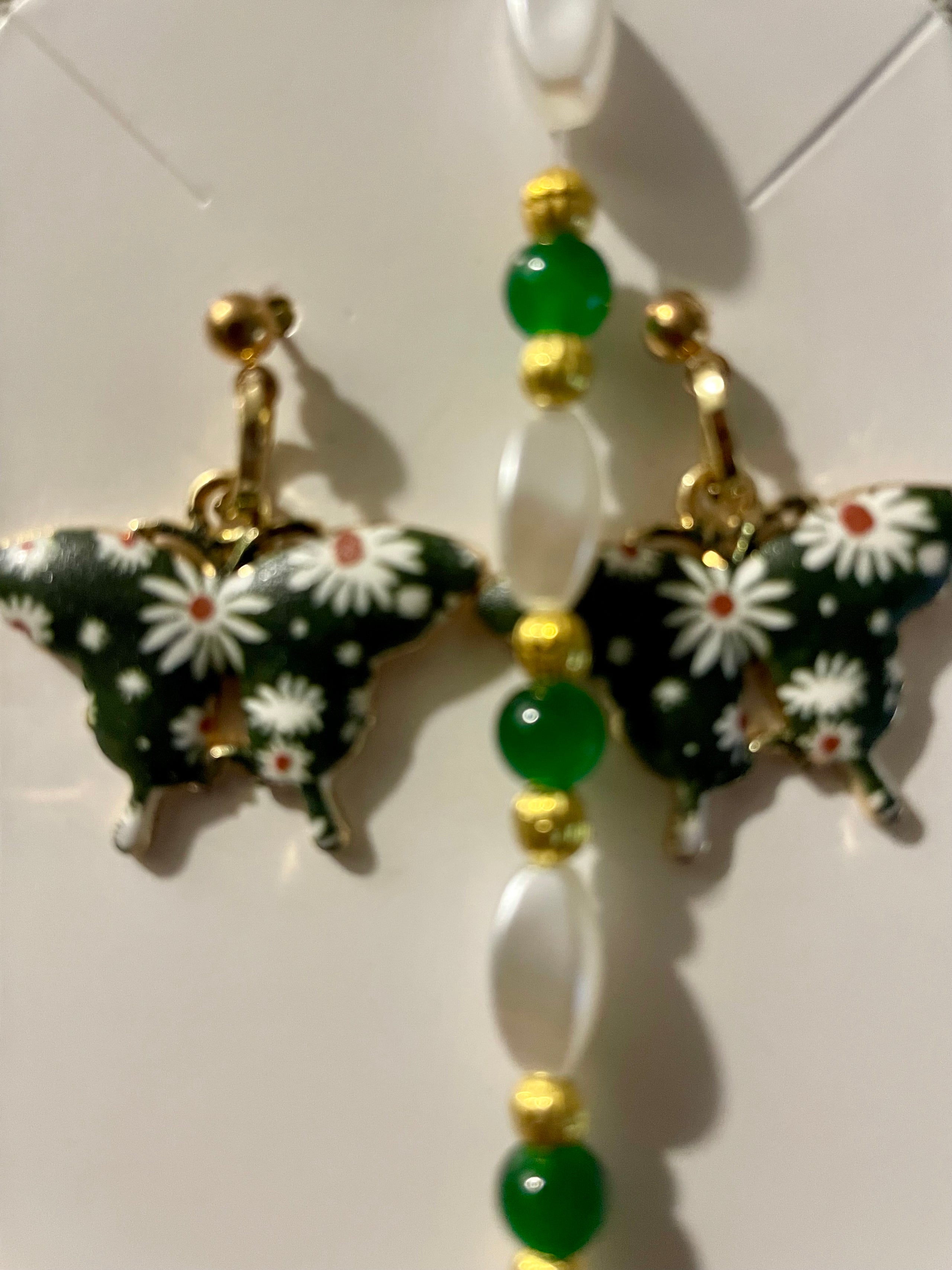 Dark Green Butterflies w/ white daisies earrings/bracelet
