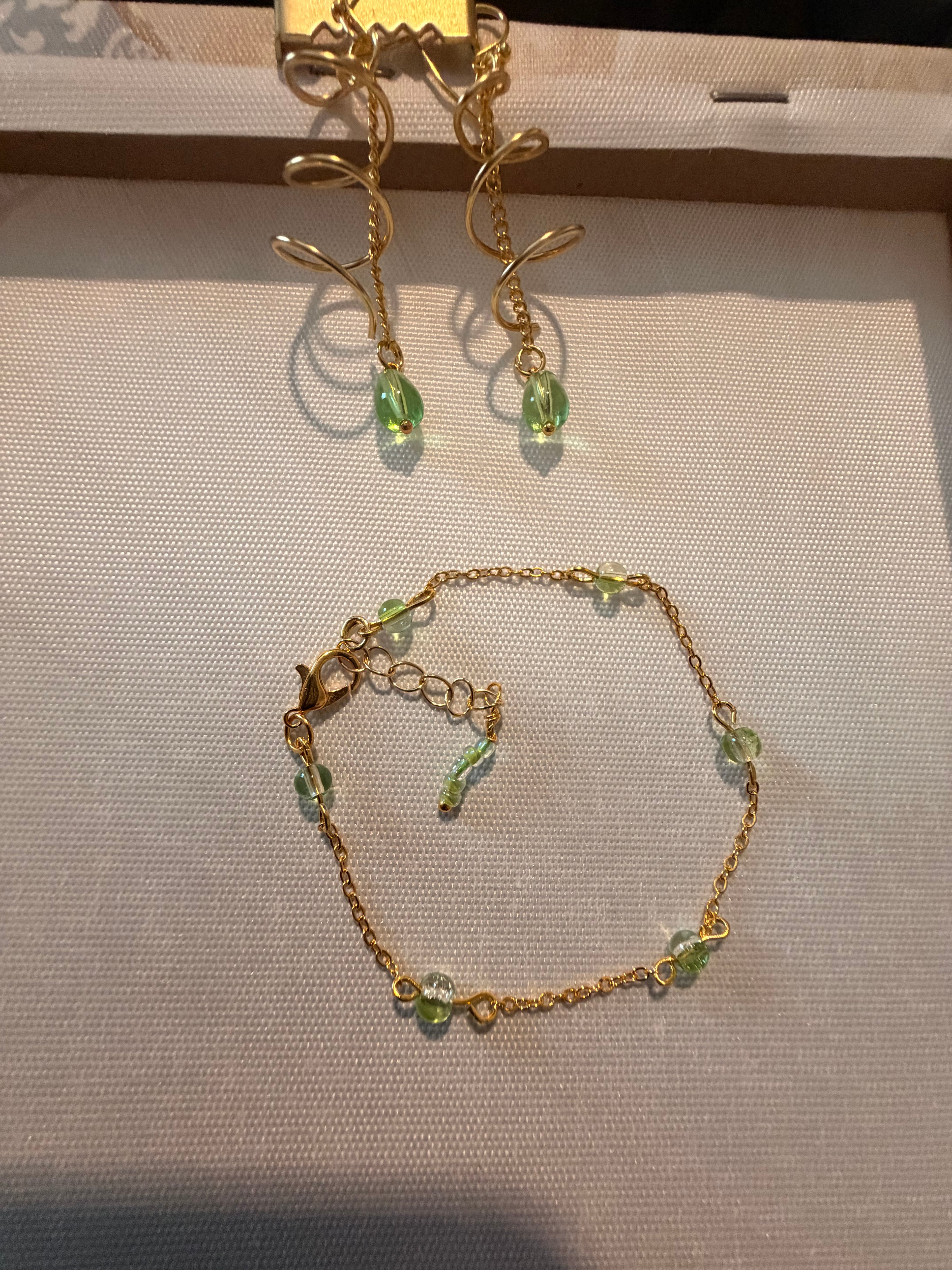 Golden Vine Peridot Crystal Spiral Jewelry Set – Dainty Nature-Green Mint Inspired Earrings & Bracelet