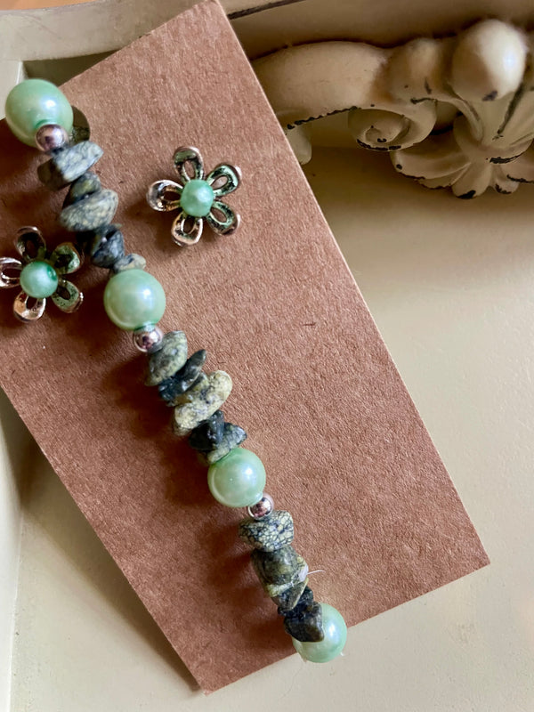 Mint Flower Stud Set