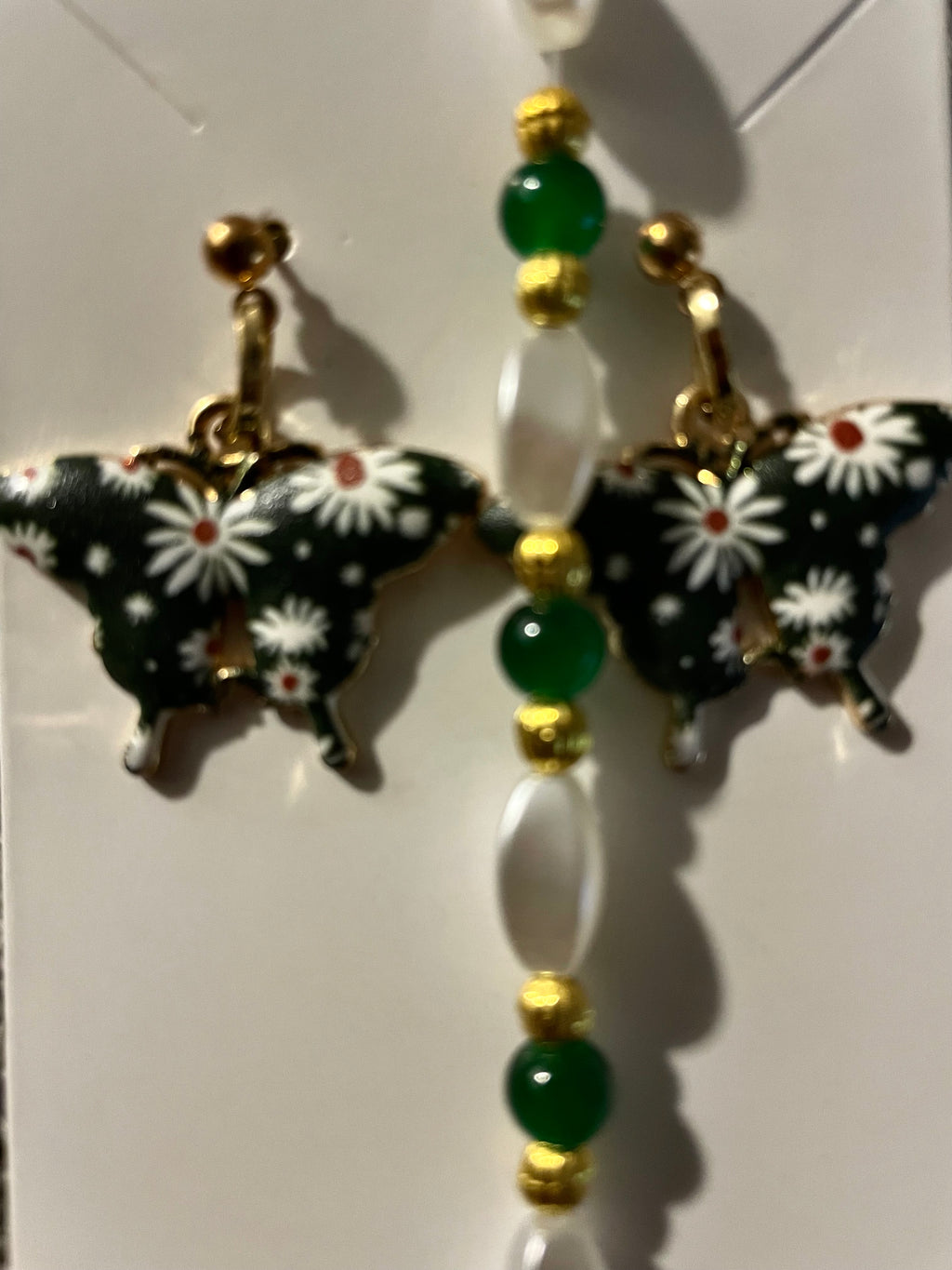 Dark Green Butterflies w/ white daisies earrings/bracelet
