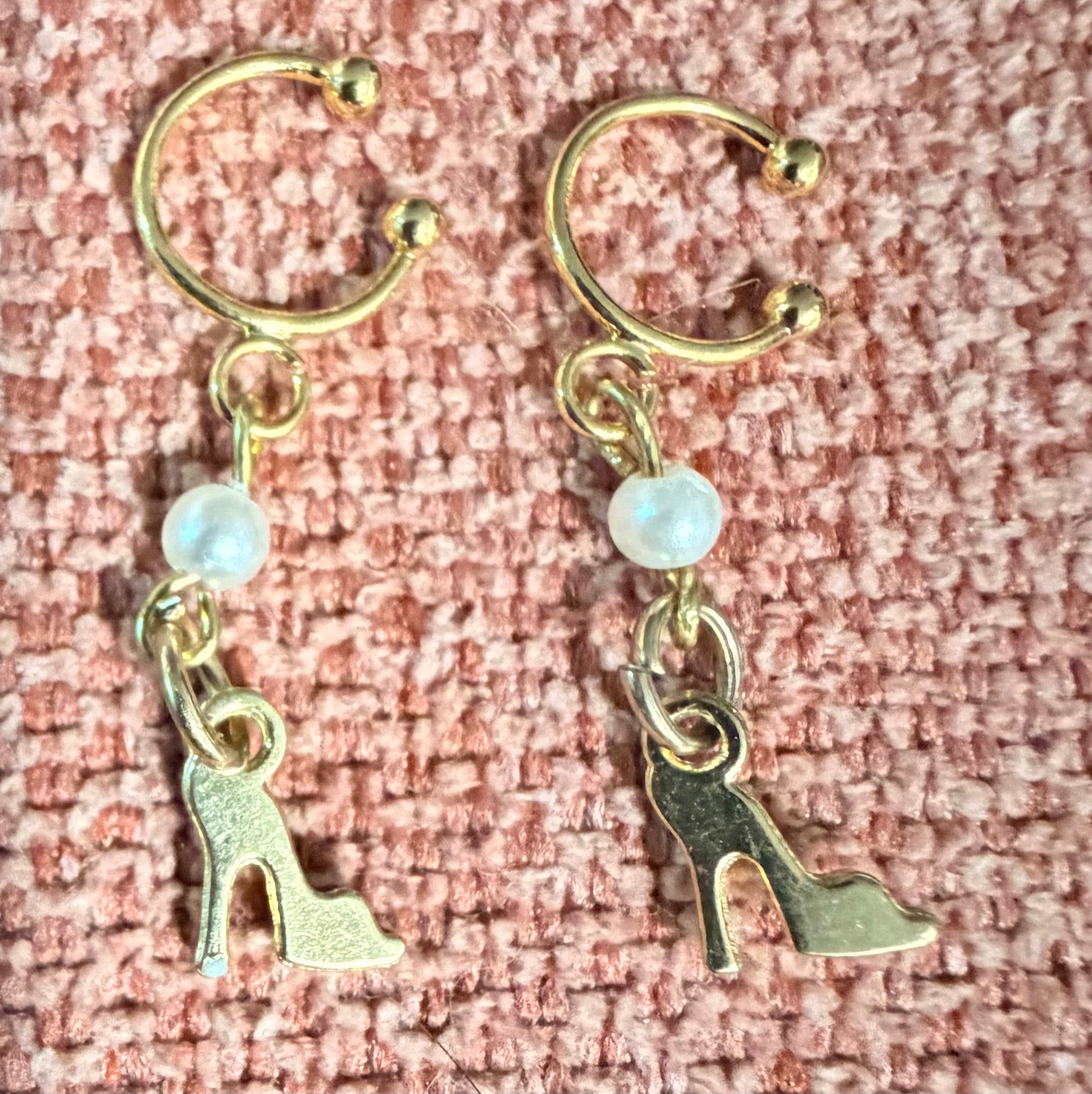 Dainty Gold Plated High Heel Pearl Ear Cuffs and Clover Flower Charm Bracelet/Anklet Set