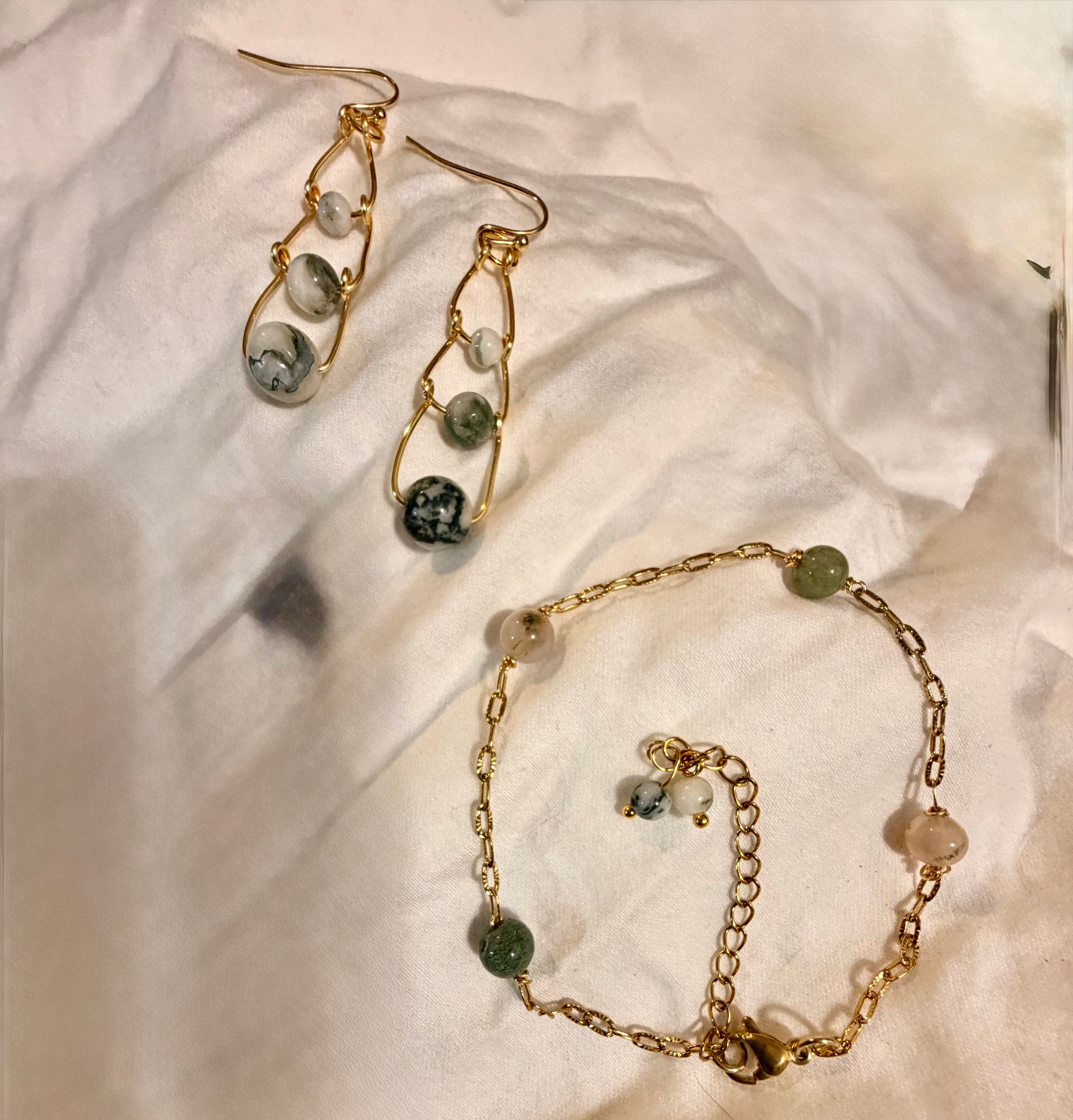 Healing Natural Green Agate Gold Plated Stainless Steel Dangle Earrings and Chain Bracelet Set