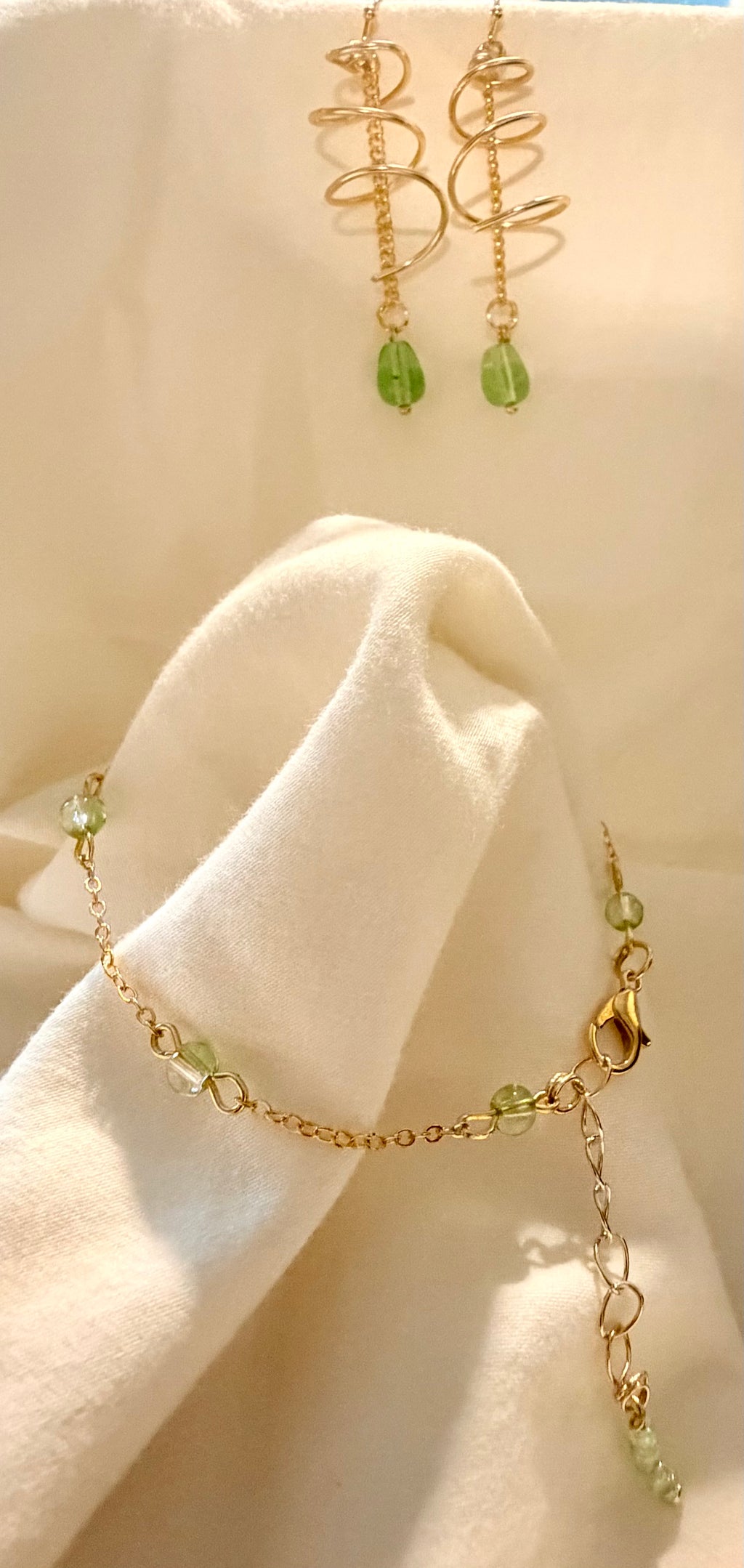 Golden Vine Peridot Crystal Spiral Jewelry Set – Dainty Nature-Green Mint