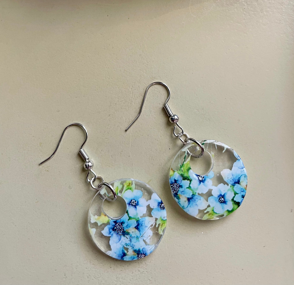 Blue Forget - Me - Not Floral Resin Earrings & Blue Beaded Bracelet Set – Silver White Seed Beads Aqua Accents, Pressed Flower Circle Dangles Handmade Gift - SublimeDesignsBySuzie