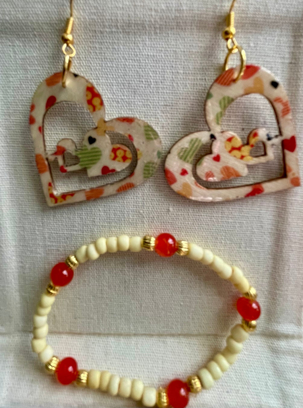 Nested Heart Floral Earrings & Carnelian Wood Bead Bracelet Set – Gold Plated Wooden Double Heart Jewelry, Folk Art Print Heart Dangles Handmade Gift - SublimeDesignsBySuzie - SublimeDesignsBySuzie