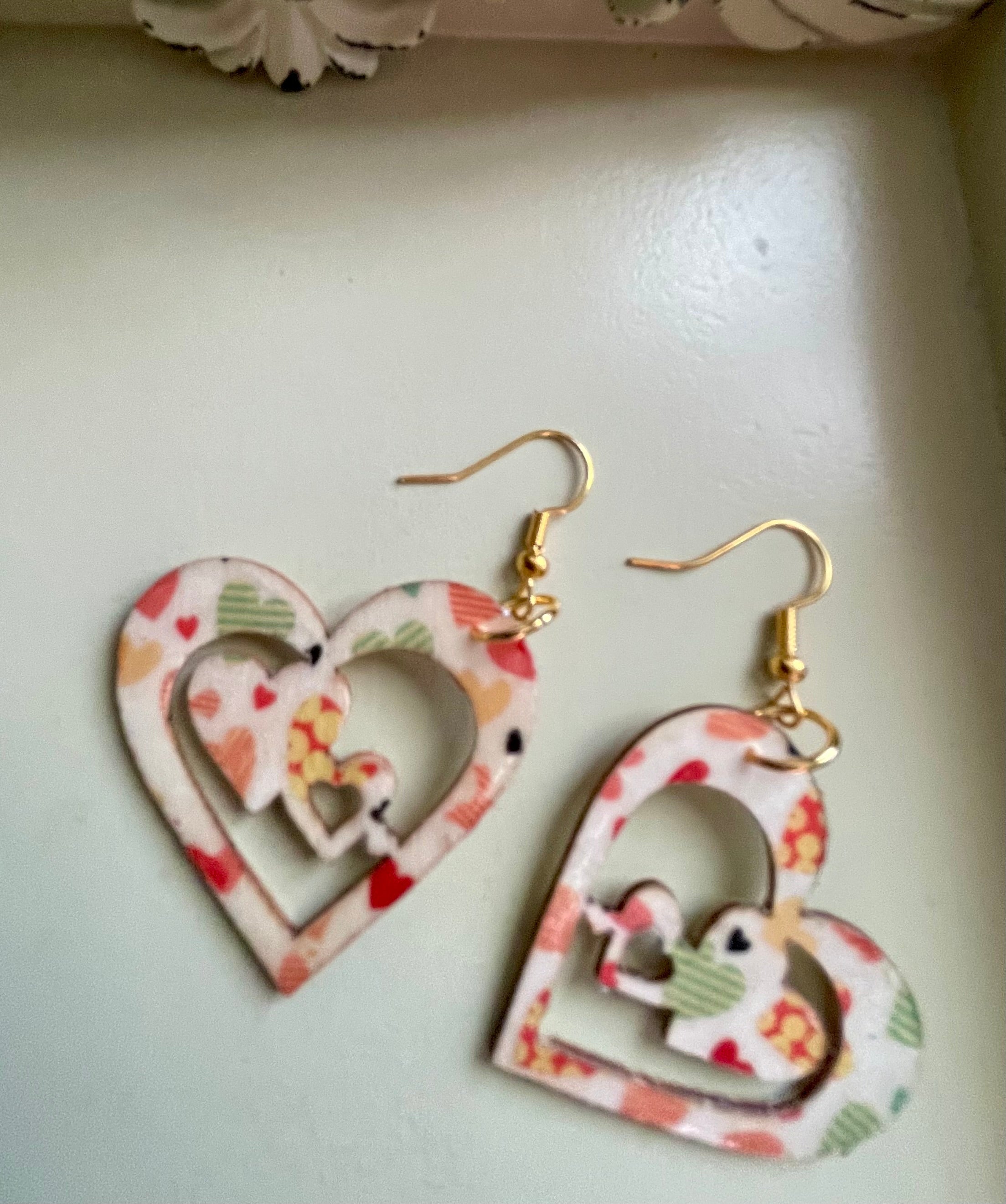 Nested Heart Floral Earrings & Carnelian Wood Bead Bracelet Set – Gold Plated Wooden Double Heart Jewelry, Folk Art Print Heart Dangles Handmade Gift - SublimeDesignsBySuzie - SublimeDesignsBySuzie