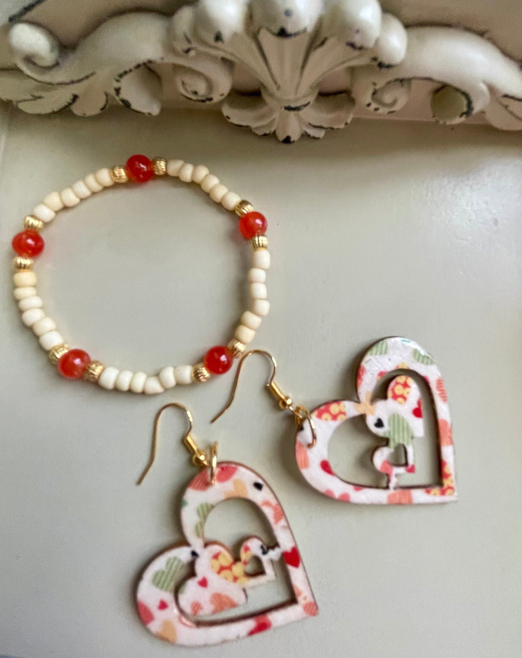 Nested Heart Floral Earrings & Carnelian Wood Bead Bracelet Set – Gold Plated Wooden Double Heart Jewelry, Folk Art Print Heart Dangles Handmade Gift - SublimeDesignsBySuzie - SublimeDesignsBySuzie